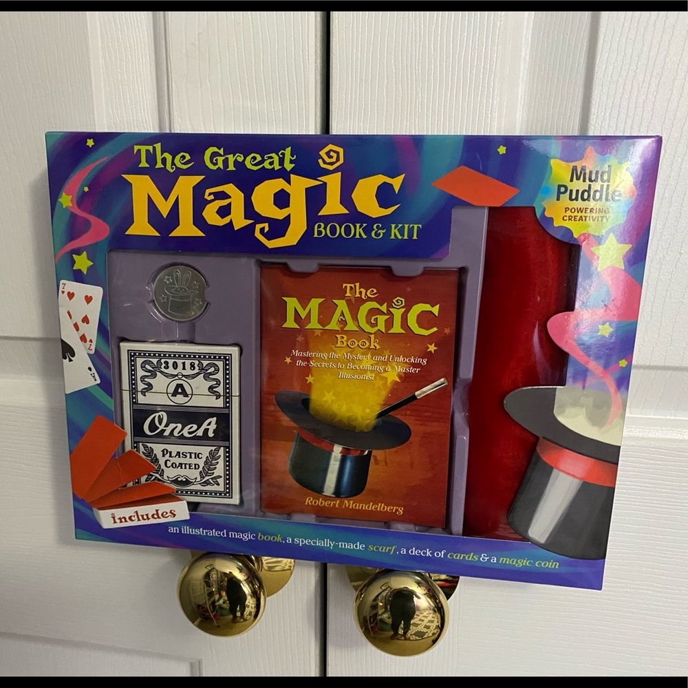 Magic trick set.